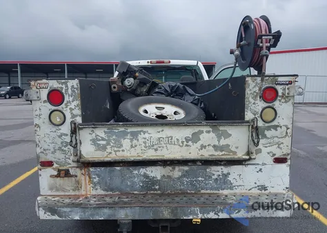 2001 Chevrolet Silverado C2500 Heavy Duty из США, поврежденный, VIN 1GBHC24U11Z319315